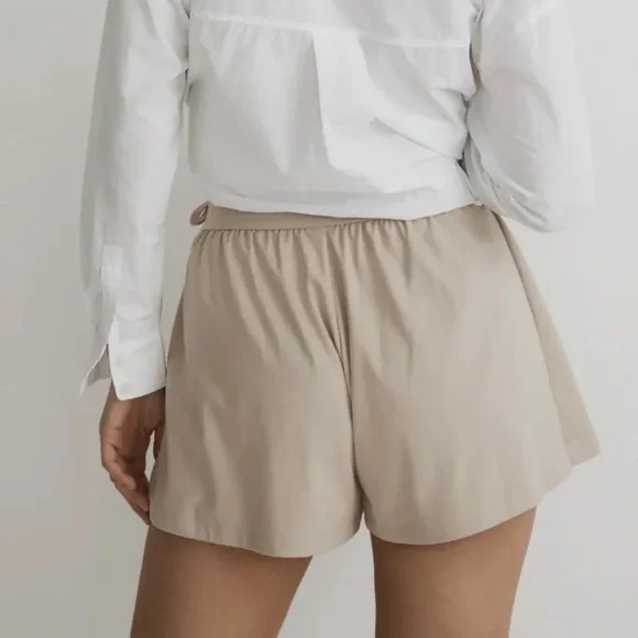 MWL Flex Wrap Skort in Wet Sand Tan Medium Like New - Picture 2 of 9